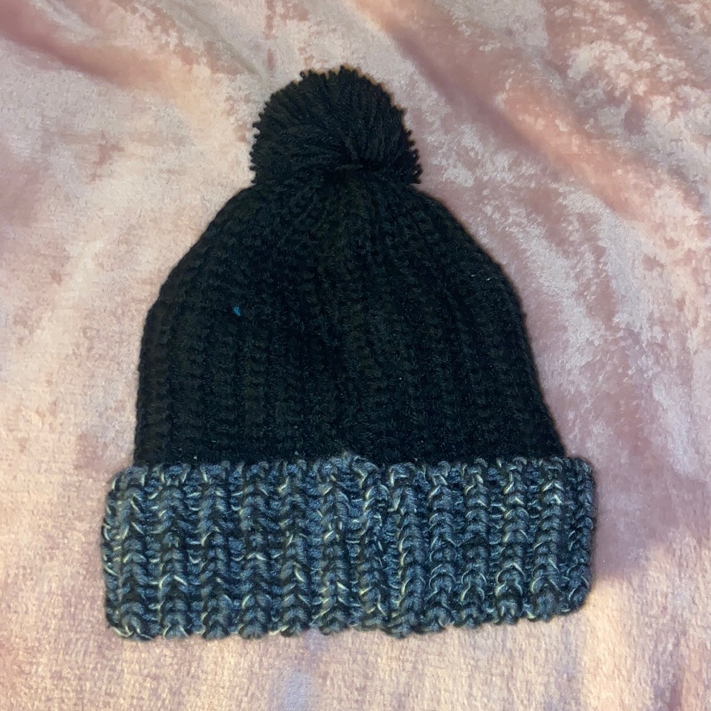 BLACK AND GRAY BEANIE